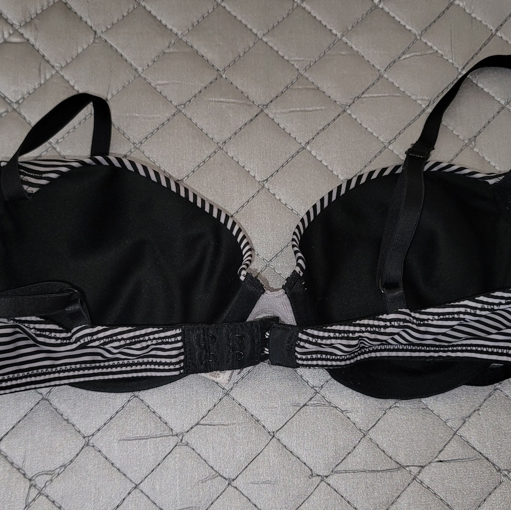 So Intimate black and white striped bra. Size 34C.
